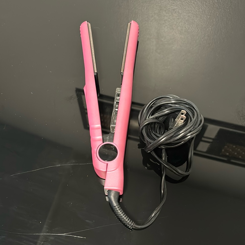 Pink hair straightener